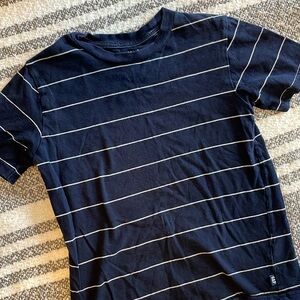 GAP kids boys size small 6/7 short sleeve navy t-shirt